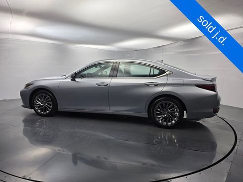 Used 2025 Lexus ES 300h w/ Technology Package FWD image 7