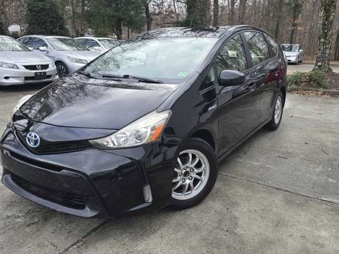 Used 2015 Toyota Prius V Three image 1
