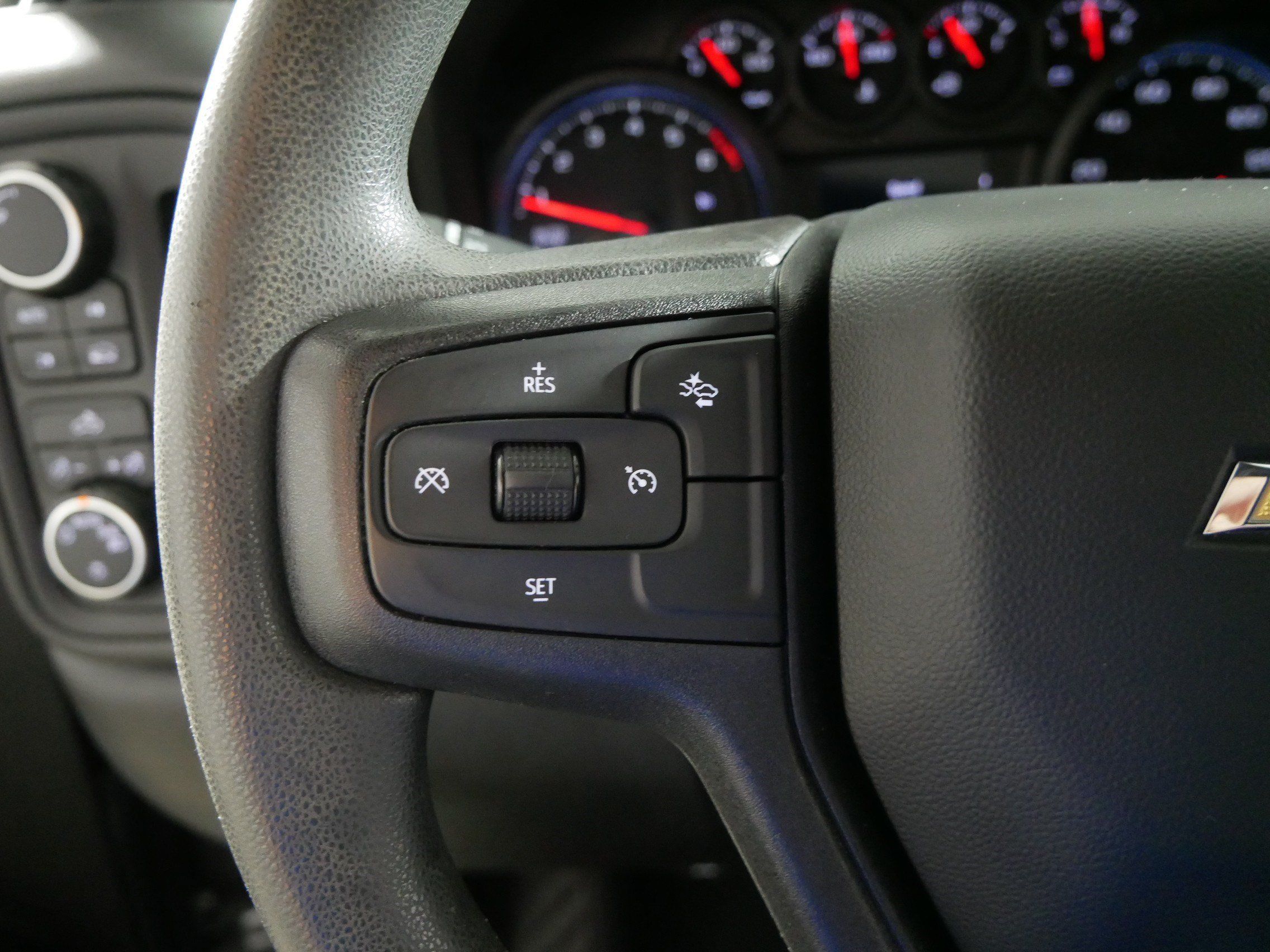 Used 2023 Chevrolet Silverado 1500 Custom AWD/4WD image 28