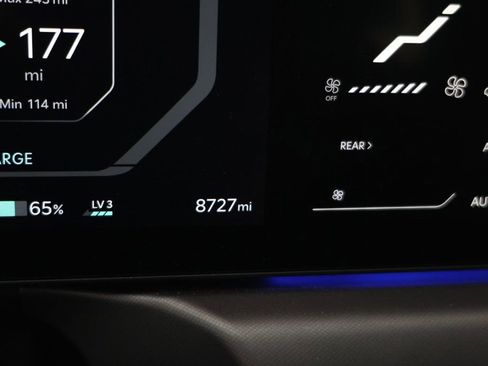 Used 2024 Kia EV9 Land image 13