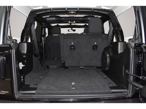 Used 2023 Jeep Wrangler Unlimited Sahara AWD/4WD image 13