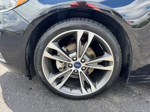 Used 2020 Ford Fusion Titanium AWD/4WD image 19