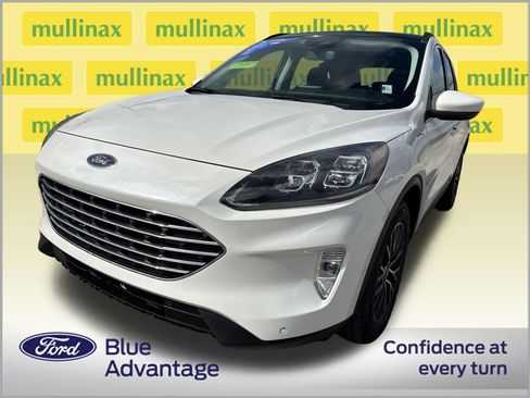 Used 2022 Ford Escape Titanium w/ Titanium Premium Package image 11
