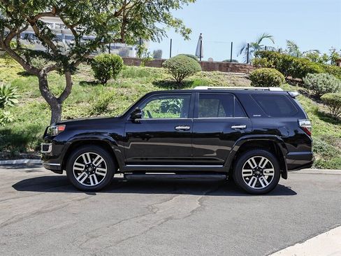 Used 2022 Toyota 4Runner Limited AWD/4WD image 2