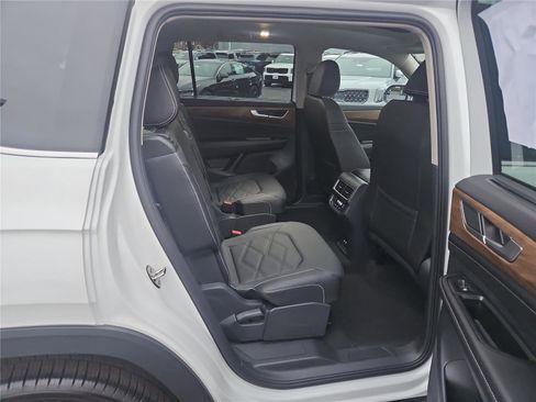 New 2026 Volkswagen Atlas SE image 30