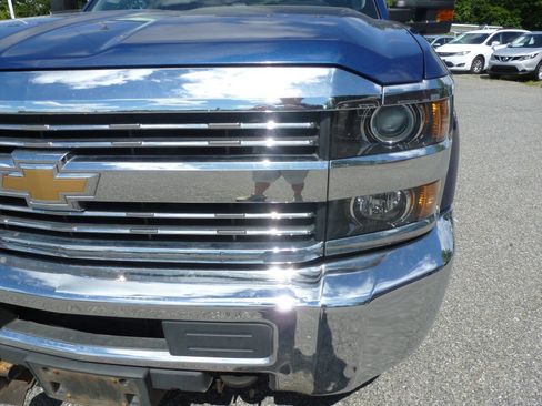 Used 2018 Chevrolet Silverado 2500 W/T w/ WT Convenience Package AWD/4WD image 3