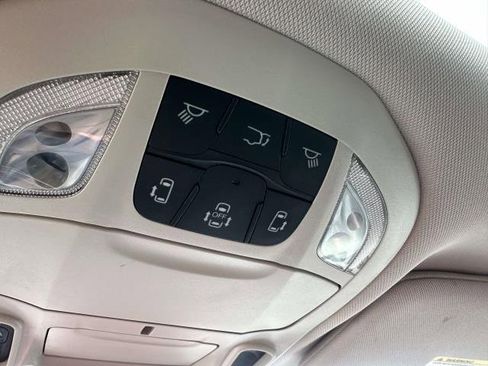 Used 2023 Chrysler Pacifica Limited image 27