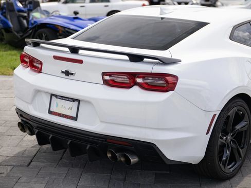 Used 2021 Chevrolet Camaro LT w/ Technology Package RWD image 14