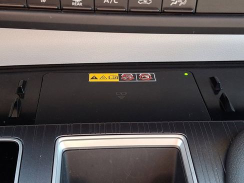 Used 2025 Toyota Sienna LE FWD image 25