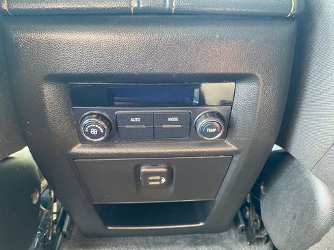 Certified 2020 Chevrolet Traverse LT w/ Driver Confidence II Package image 21