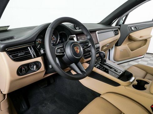 Certified 2026 Porsche Macan Turbo AWD/4WD image 4