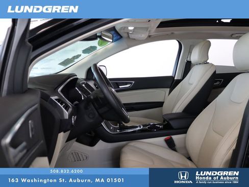 Used 2018 Ford Edge Titanium w/ Equipment Group 302A image 11