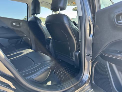 Used 2018 Jeep Compass Latitude w/ Popular Equipment Group AWD/4WD image 31