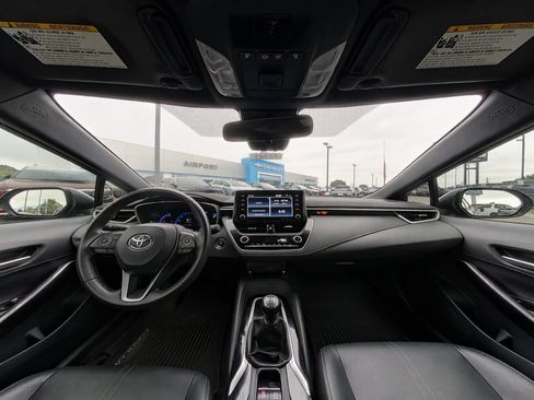 Used 2019 Toyota Corolla XSE FWD image 18
