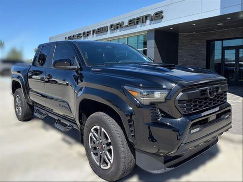 Used 2024 Toyota Tacoma TRD Sport image 2
