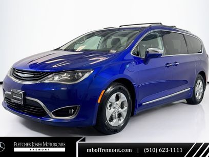 Used 2018 Chrysler Pacifica Limited w/ Advanced Safetytec Group