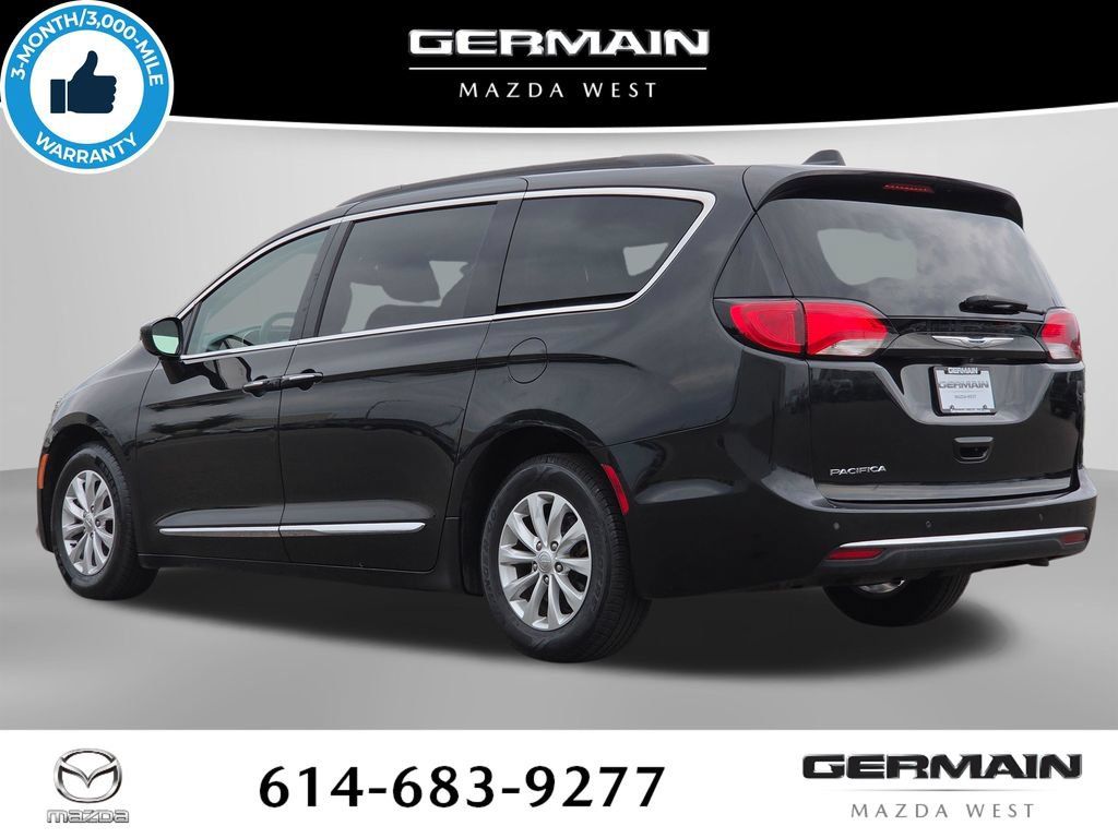 Used 2017 Chrysler Pacifica Touring-L FWD image 12