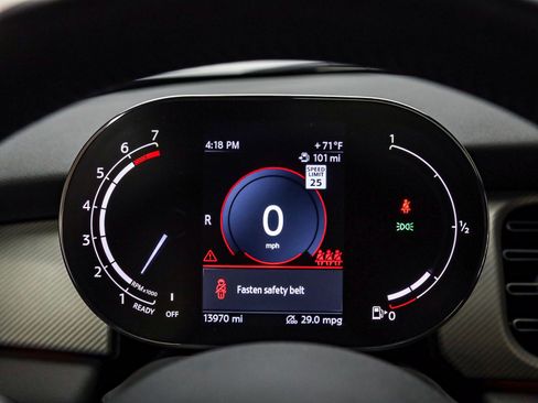 Used 2024 MINI Cooper 4-Door Hardtop w/ Signature Upholstery Package image 27