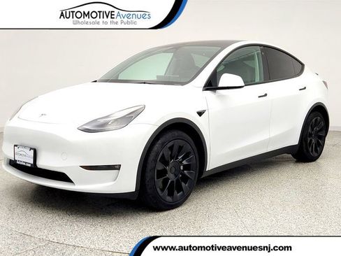 Used 2023 Tesla Model Y Long Range image 1