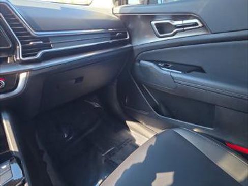 Used 2025 Kia Sportage EX image 17