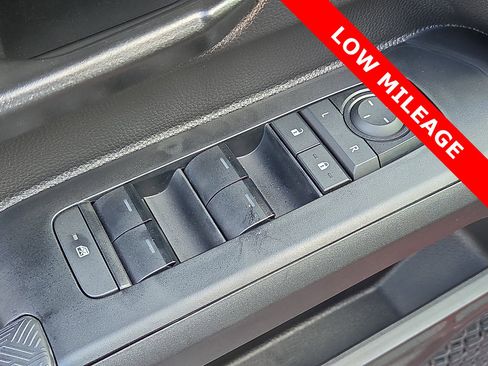 Used 2025 Toyota Tacoma SR5 image 13