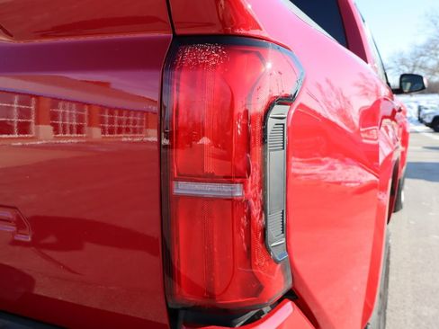 Used 2025 Toyota Tacoma TRD Sport image 33