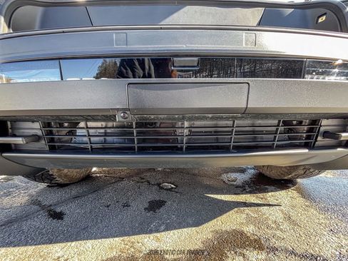 Used 2024 Tesla Cybertruck AWD Crew Cab image 35