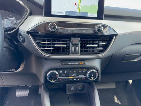 Certified 2022 Ford Escape SEL image 21