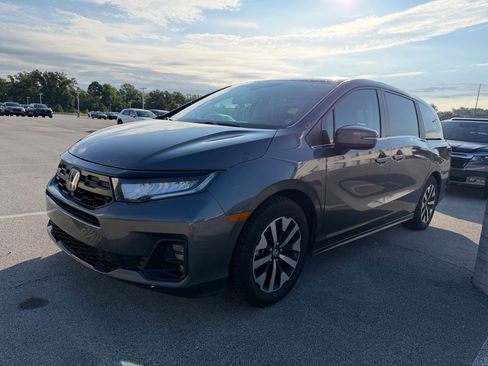 Used 2025 Honda Odyssey EX-L image 10