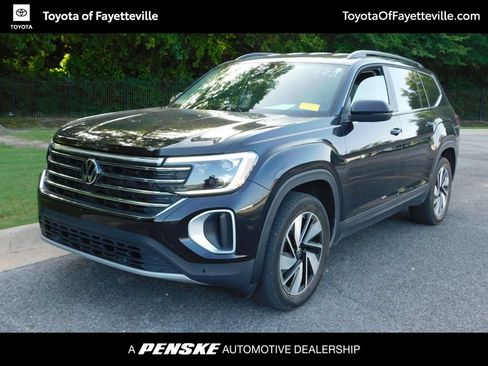 Used 2024 Volkswagen Atlas SE AWD/4WD image 1