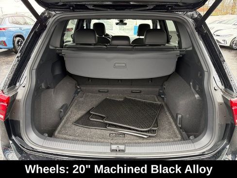 Used 2022 Volkswagen Tiguan SEL R-Line image 26