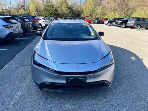 Used 2024 Toyota Prius LE image 2