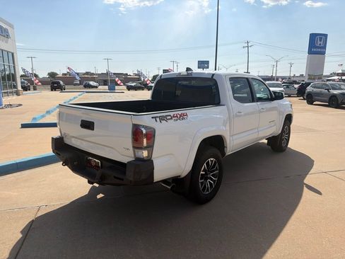 Used 2020 Toyota Tacoma TRD Sport w/ Technology Package AWD/4WD image 10