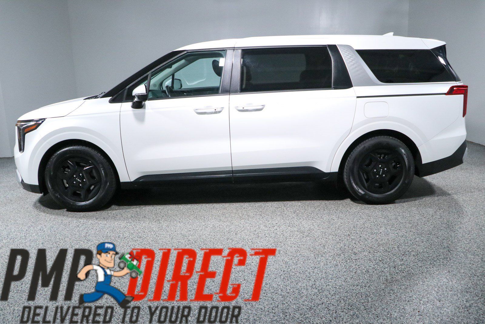 Used 2025 Kia Carnival FWD image 10