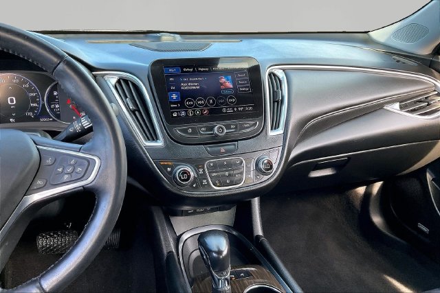 Used 2022 Chevrolet Malibu Premier FWD image 9