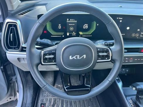 Used 2024 Kia Sorento S w/ Panoramic Sunroof Package image 17