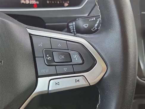 Used 2022 Volkswagen Tiguan SE image 19