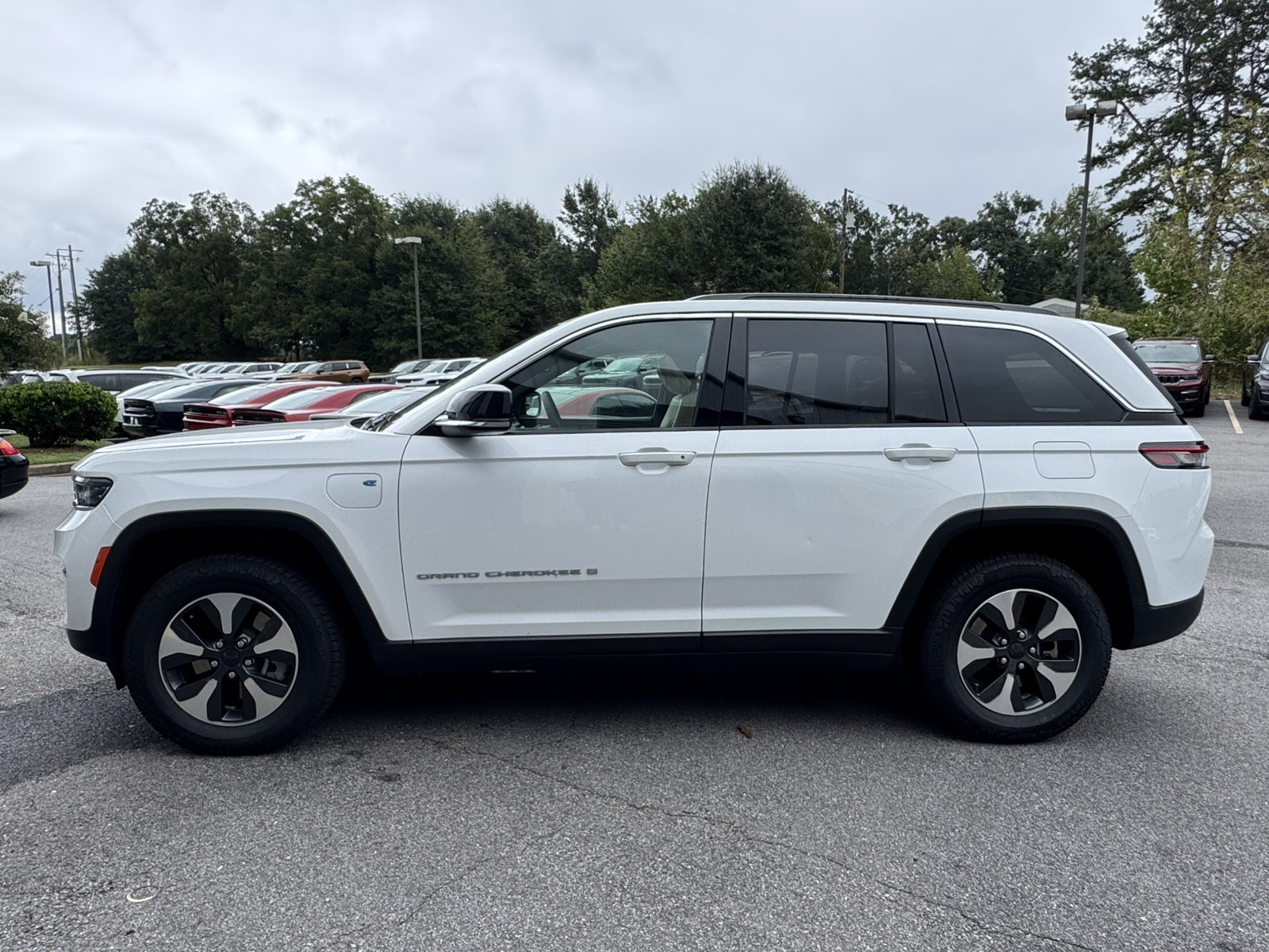 Used 2024 Jeep Grand Cherokee Limited 4xe AWD/4WD image 8