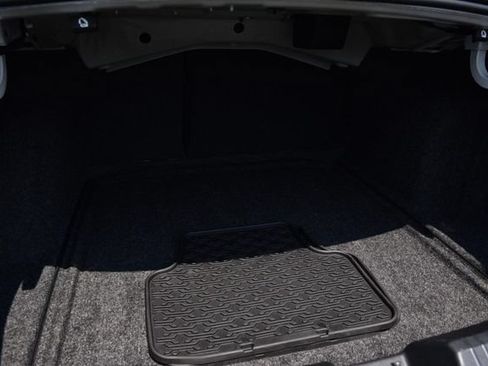 Certified 2025 Volkswagen Jetta SE w/ Sunroof Package FWD image 24
