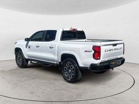 Used 2023 Chevrolet Colorado Z71 w/ Z71 Convenience Package 2 AWD/4WD image 3