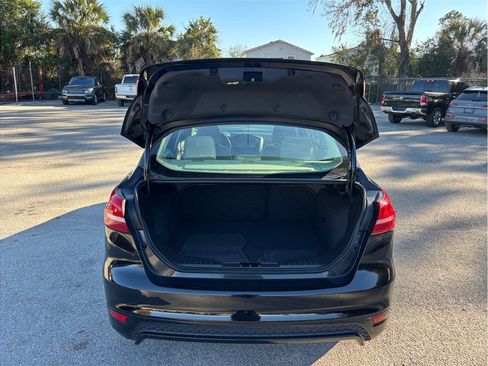 Used 2016 Ford Focus SE w/ SE Sport Package image 33
