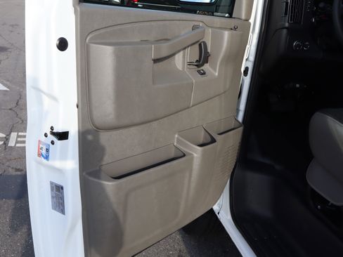 Used 2025 Chevrolet Express 2500 w/ Driver Convenience Package image 13