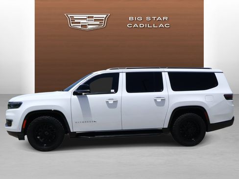 Used 2024 Jeep Wagoneer L 4WD w/ Premium Group I image 2
