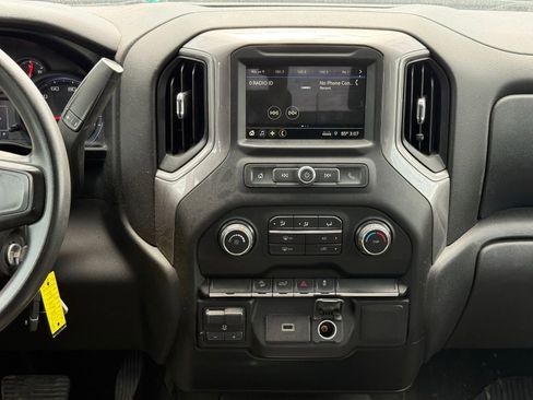 Used 2019 Chevrolet Silverado 1500 Custom Trail Boss w/ Custom Convenience Package AWD/4WD image 22