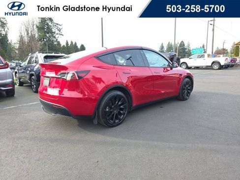 Used 2022 Tesla Model Y Long Range image 5