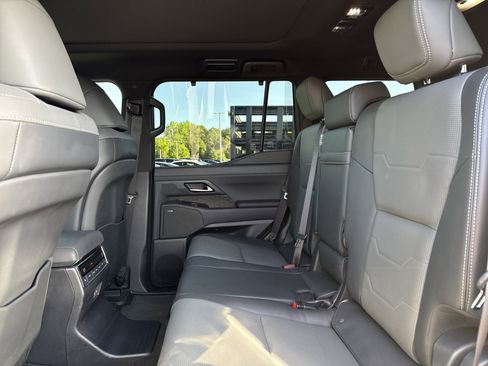 Used 2025 Lexus GX 550 image 31