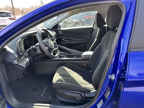 Used 2023 Hyundai Elantra Blue FWD image 11