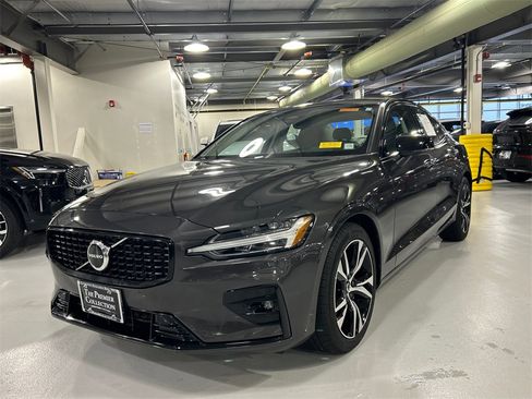 Certified 2023 Volvo S60 B5 Core w/ Climate Package image 5