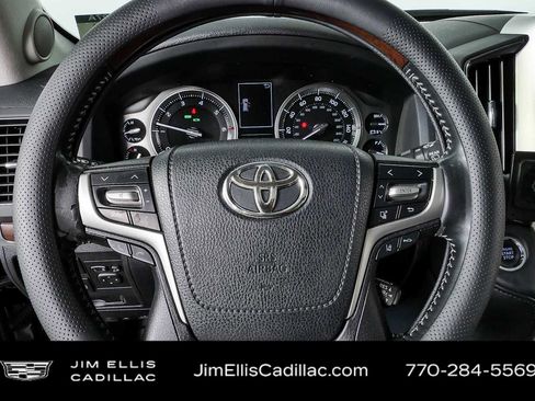 Used 2017 Toyota Land Cruiser w/ Preferred Accessory Package AWD/4WD image 9