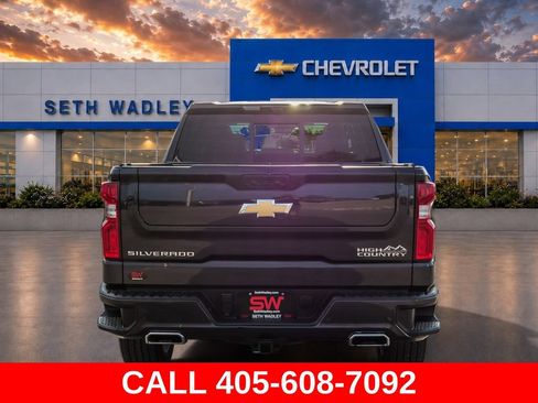 Used 2024 Chevrolet Silverado 1500 High Country w/ High Country Premium Package AWD/4WD image 6
